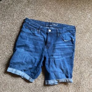 Universal Thread Jean Shorts